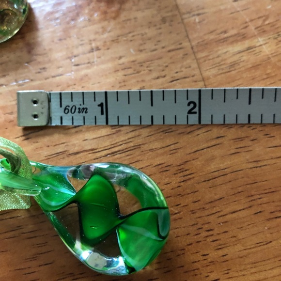 Tear drop pendant in green / White or green /gold - Picture 2 of 4